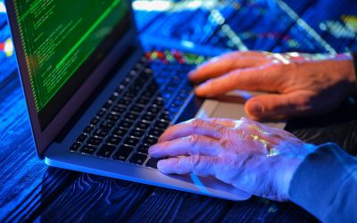 Ontslag terecht door expliciete foto’s op werklaptop